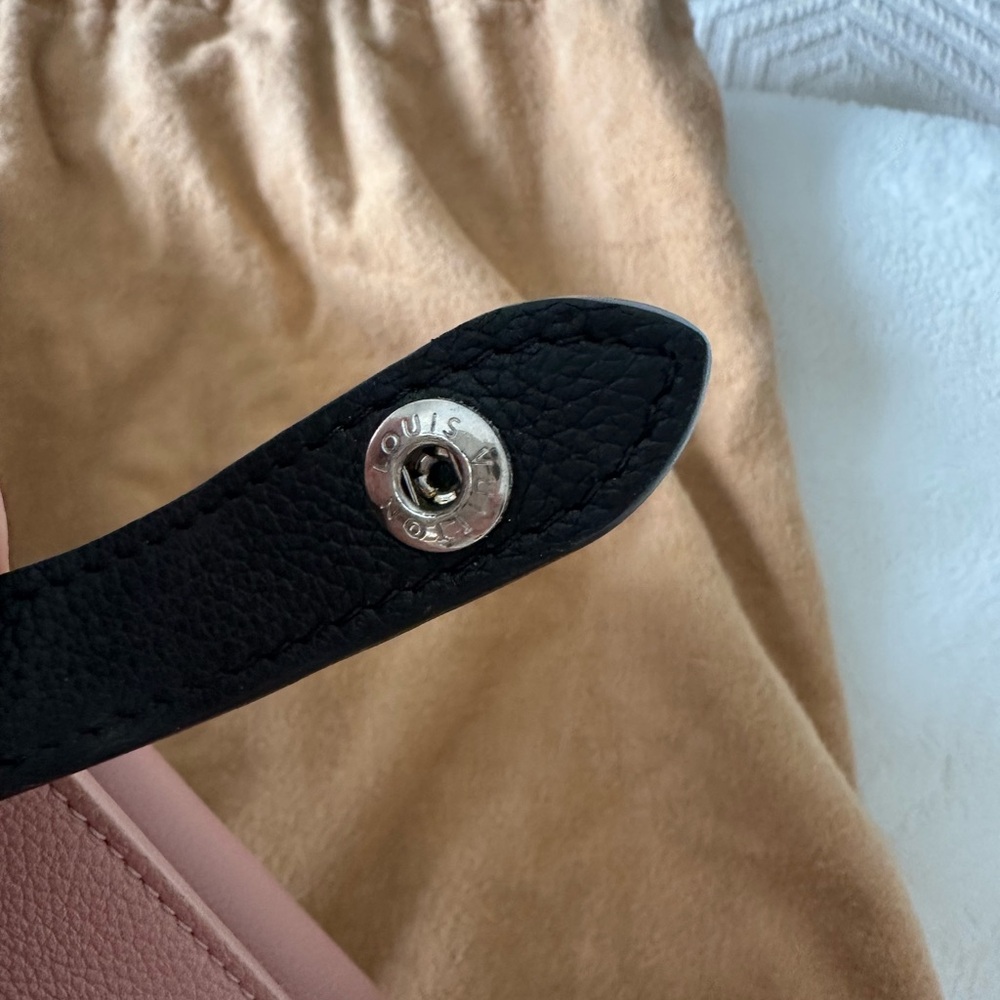 Louis Vuitton LockMe Ever MM Two Way Rose, Black, Cream Shoulder Bag - Picture 11 of 14